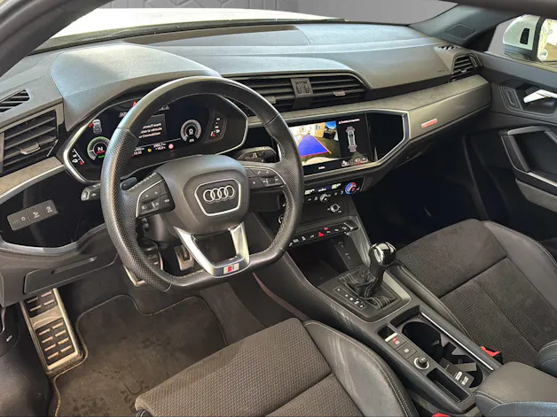 AUDI Q3 45 TFSI e S line S-tronic