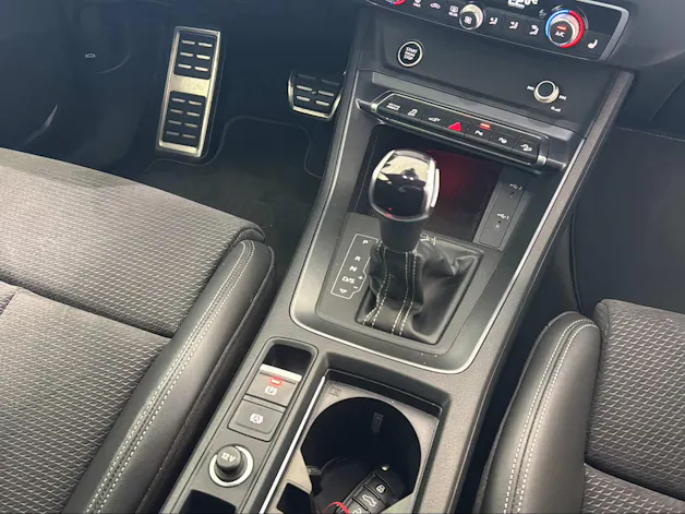 AUDI Q3 45 TFSI e S line S-tronic