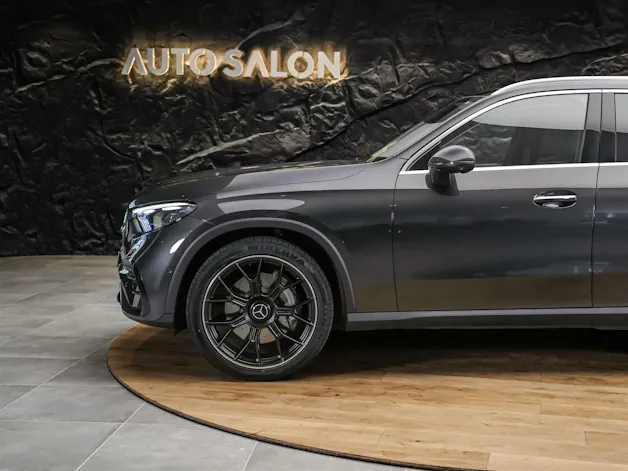 MERCEDES-BENZ GLC 300 4Matic AMG Line 9G-Tronic *Facelift*21" Felgen*Panorama*AHK*360° Kamera*