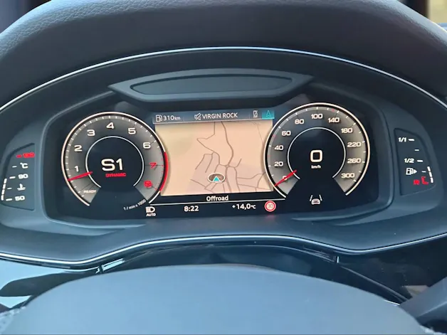 AUDI Q8 55 TFSI quattro tiptronic Daytonagrau Perleffekt