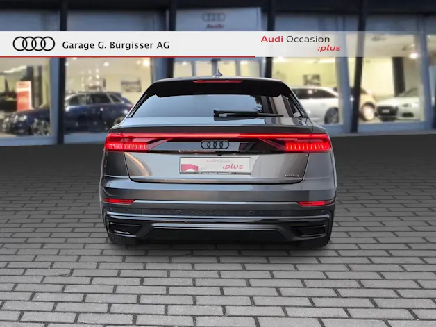 AUDI Q8 55 TFSI quattro tiptronic Daytonagrau Perleffekt