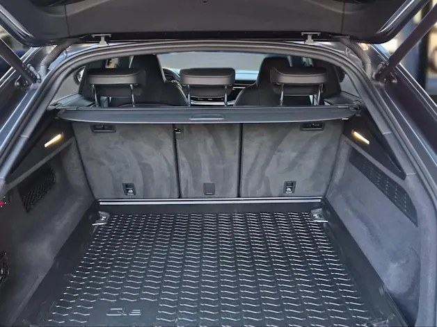AUDI Q8 55 TFSI quattro tiptronic Daytonagrau Perleffekt