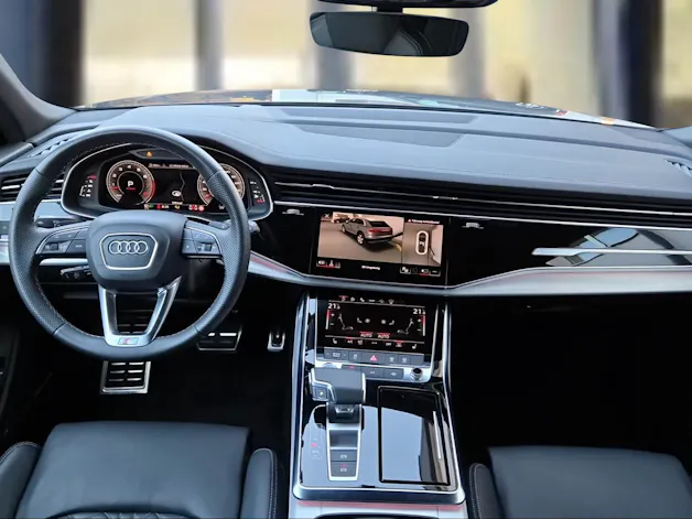 AUDI Q8 55 TFSI quattro tiptronic Daytonagrau Perleffekt