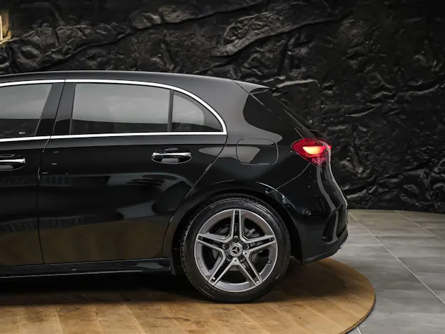 MERCEDES-BENZ A 200 d AMG Line 8G-DCT *Facelift*Multi Beam LED*Kamera*