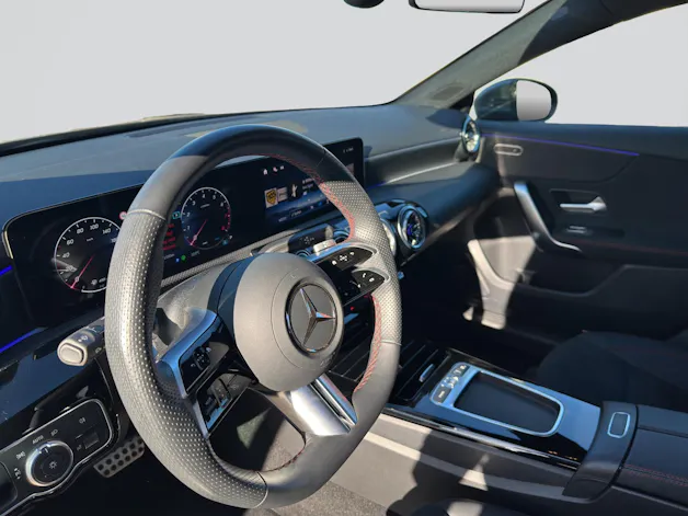 MERCEDES-BENZ A 200 AMG Line 7G-DCT