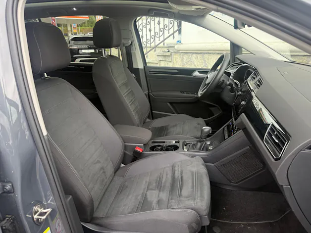 VW Touran 1.5 TSI Highline DSG R-LINE BLACK UND STYL / 48 MONATE WERK GARANTIE