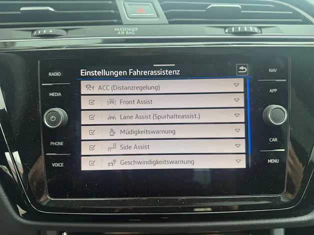 VW Touran 1.5 TSI Highline DSG R-LINE BLACK UND STYL / 48 MONATE WERK GARANTIE