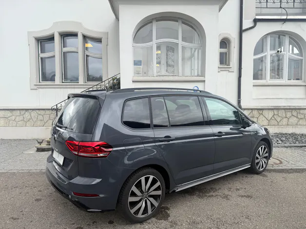 VW Touran 1.5 TSI Highline DSG R-LINE BLACK UND STYL / 48 MONATE WERK GARANTIE