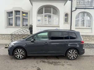 VW Touran 1.5 TSI Highline DSG R-LINE BLACK UND STYL / 48 MONATE WERK GARANTIE