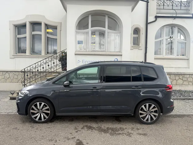 VW Touran 1.5 TSI Highline DSG R-LINE BLACK UND STYL / 48 MONATE WERK GARANTIE