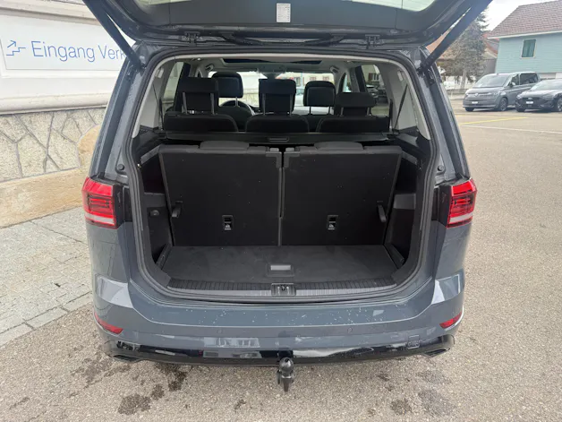VW Touran 1.5 TSI Highline DSG R-LINE BLACK UND STYL / 48 MONATE WERK GARANTIE