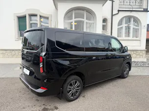 FORD Tourneo Bus 340 L1H1 PHEV Titanium