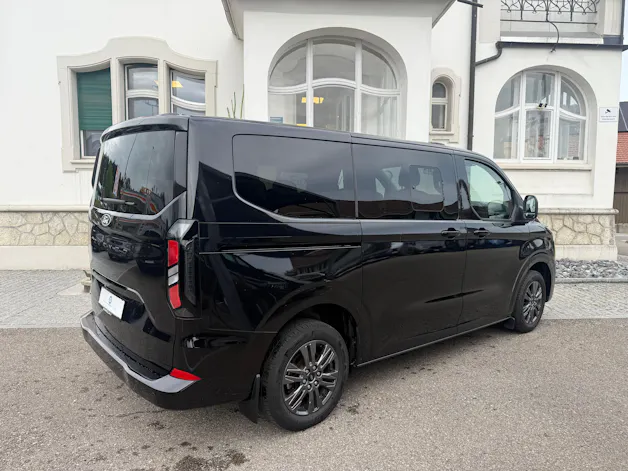 FORD Tourneo Bus 340 L1H1 PHEV Titanium