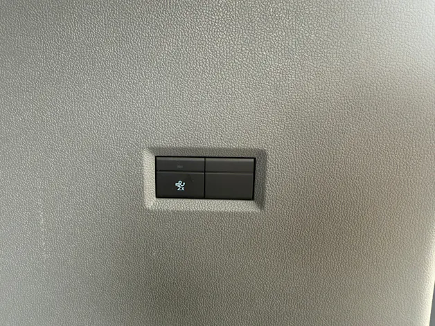 FORD Tourneo Bus 340 L1H1 PHEV Titanium