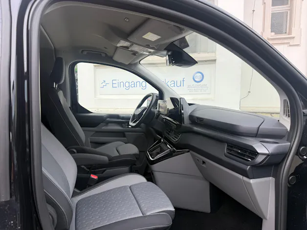 FORD Tourneo Bus 340 L1H1 PHEV Titanium