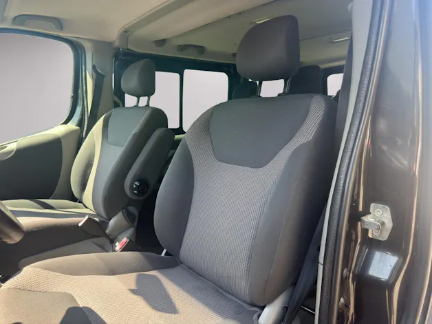 OPEL Vivaro Tour 2.5 CDTI 2.7t L1H1 8 PLATZ