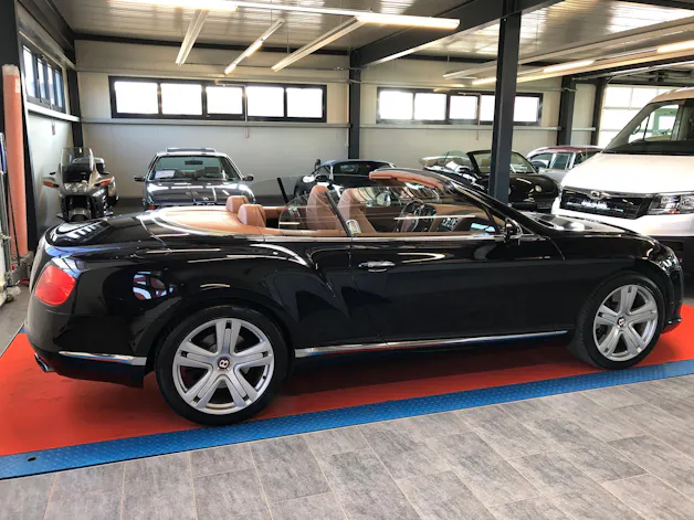 BENTLEY Continental GTC 4.0 V8
