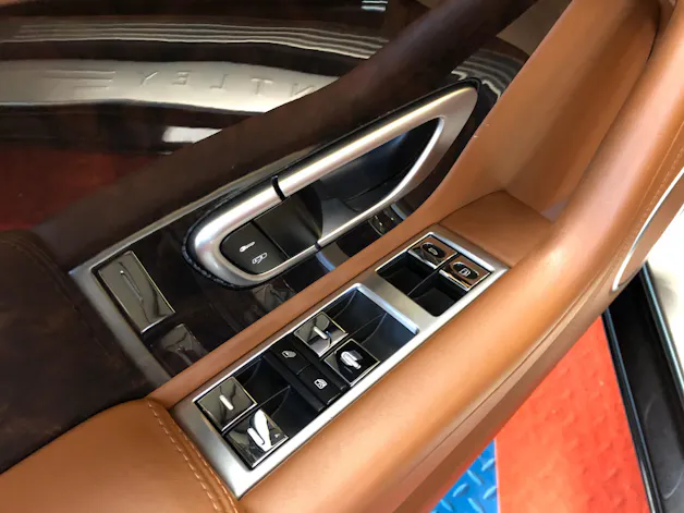 BENTLEY Continental GTC 4.0 V8