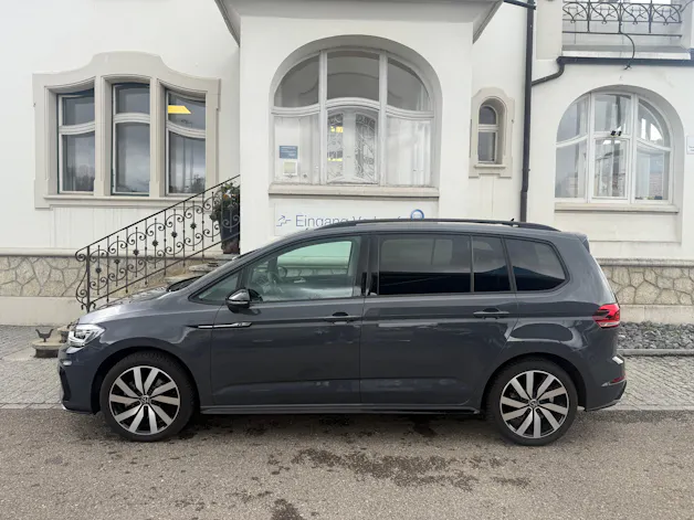 VW Touran 1.5 TSI Highline DSG R-LINE BLACK UND STYL / 48 MONATE WERK GARANTIE