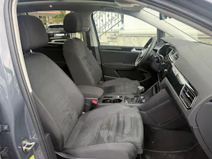 VW Touran 1.5 TSI Highline DSG R-LINE BLACK UND STYL / 48 MONATE WERK GARANTIE
