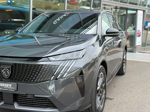 PEUGEOT 5008 210 73kWh Allure Premium AWD
