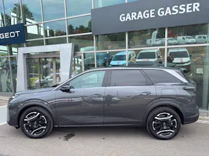 PEUGEOT 5008 210 73kWh Allure Premium AWD