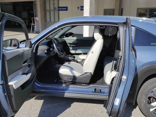 MAZDA MX-30 e-Skyactiv Revolution