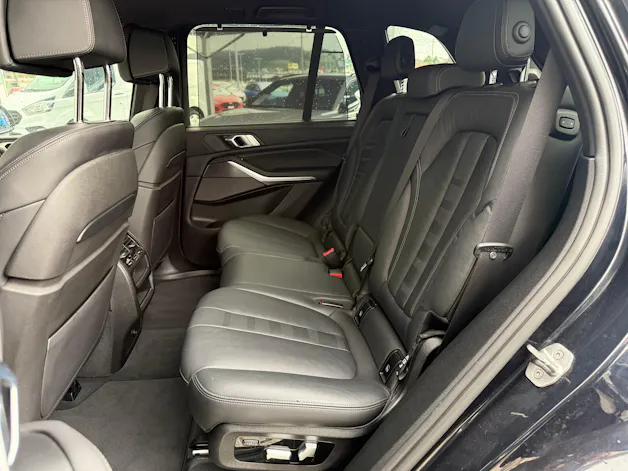 BMW X5 30d xDrive M-SPORT * 7 SITZER * 22 ZOLL ALUFELGEN *