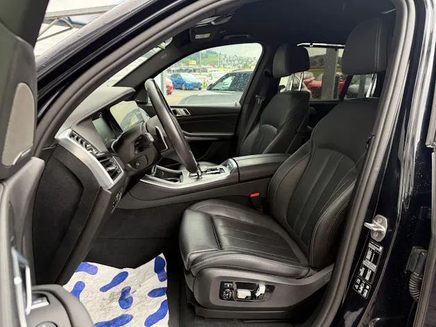 BMW X5 30d xDrive M-SPORT * 7 SITZER * 22 ZOLL ALUFELGEN *