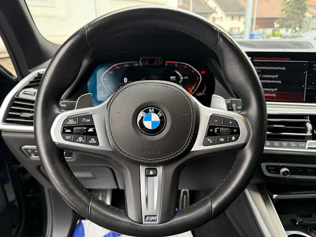 BMW X5 30d xDrive M-SPORT * 7 SITZER * 22 ZOLL ALUFELGEN *