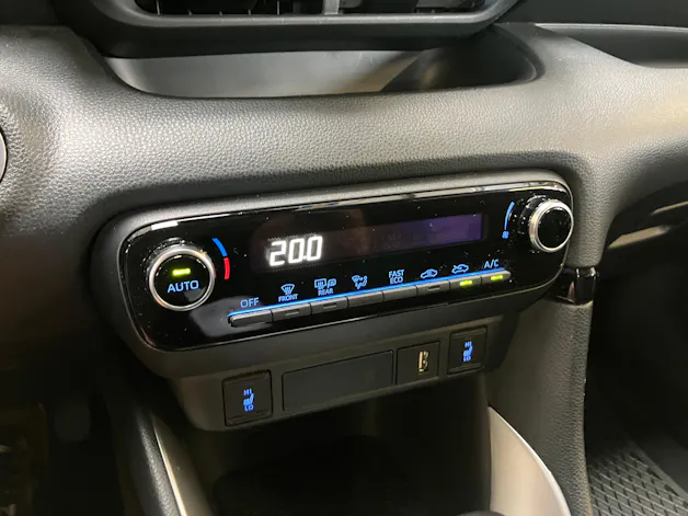 Toyota Yaris 1.5 Trend e-CVT HYBRID