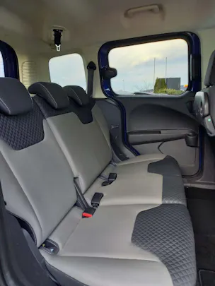 FORD Tourneo Courier 1.0 SCTi Titanium