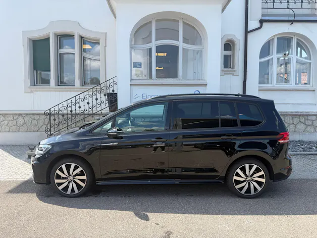 VW Touran 1.5 TSI Highline DSG R-LINE BLACK UND STYL / 48 MONATE WERK GARANTIE