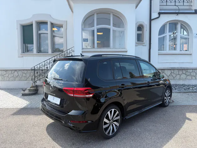 VW Touran 1.5 TSI Highline DSG R-LINE BLACK UND STYL / 48 MONATE WERK GARANTIE