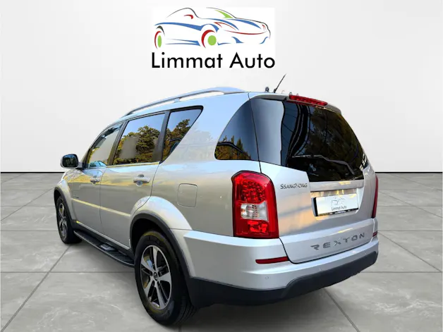 KGM -SsangYong Rexton RX200 e-XDi Sapphire 4WD Automatic