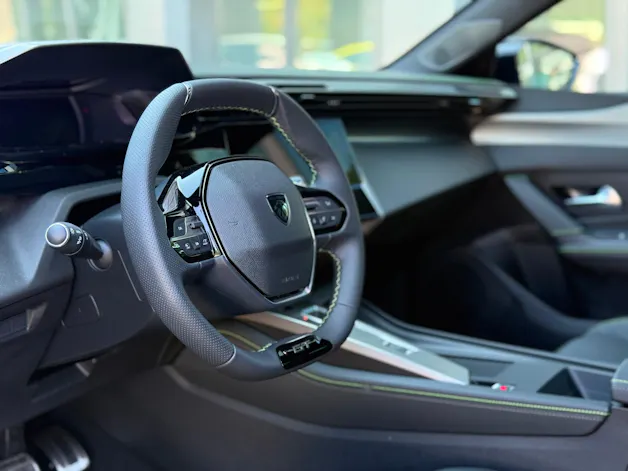PEUGEOT 408 1.2 Hybrid 145 GT