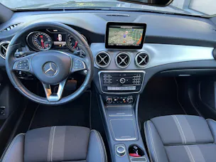 MERCEDES-BENZ CLA 200 Night Star 7G-DCT