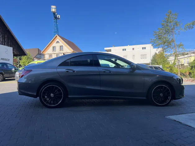 MERCEDES-BENZ CLA 200 Night Star 7G-DCT