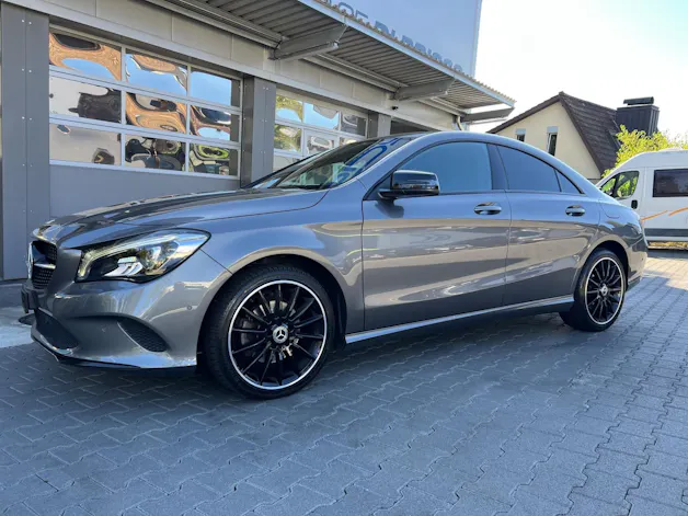 MERCEDES-BENZ CLA 200 Night Star 7G-DCT