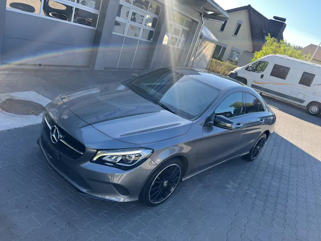 MERCEDES-BENZ CLA 200 Night Star 7G-DCT