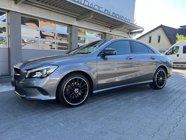 MERCEDES-BENZ CLA 200 Night Star 7G-DCT
