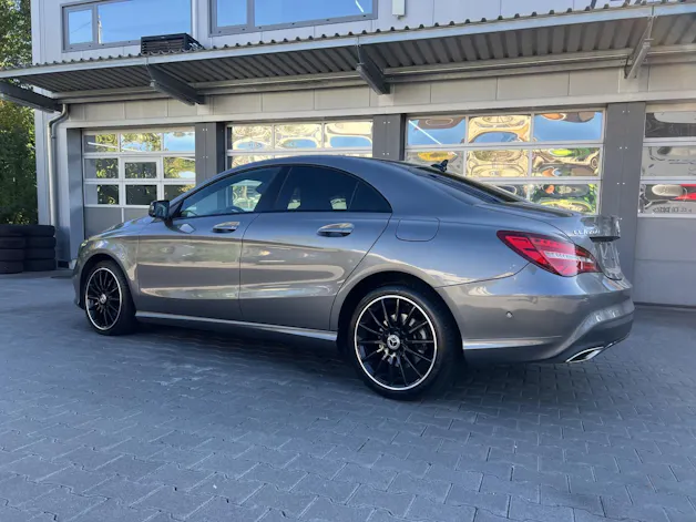 MERCEDES-BENZ CLA 200 Night Star 7G-DCT