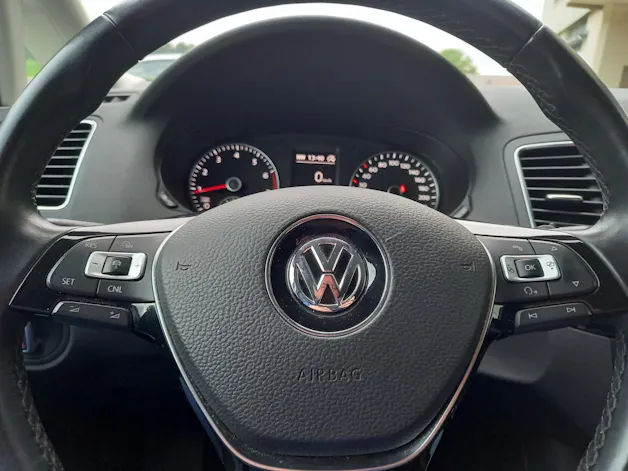 VW Sharan 1.4 TSI BlMT Highline DSG **7 Sitze**