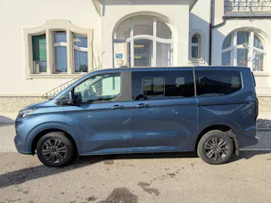 FORD Tourneo Bus 320 L1H1 Titanium Automat