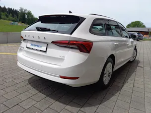 SKODA Octavia Combi 2.0 TDI DSG Ambition 4x4