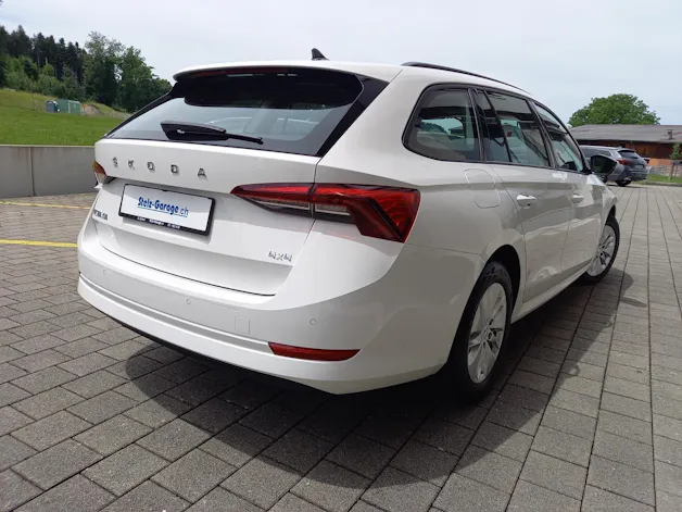 SKODA Octavia Combi 2.0 TDI DSG Ambition 4x4