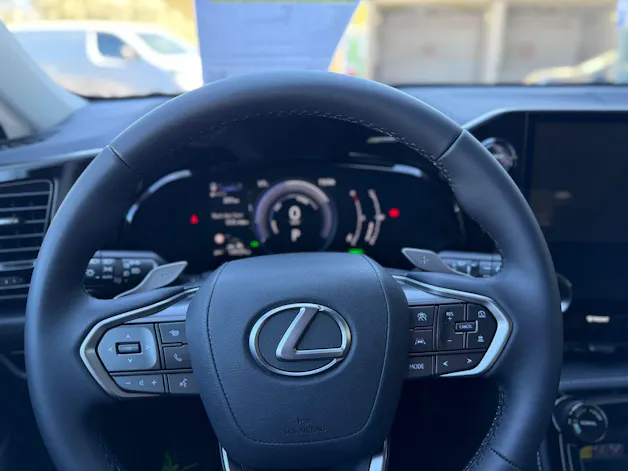 Lexus NX 350h E-FOUR Premium+