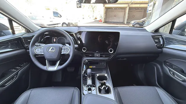 Lexus NX 350h E-FOUR Premium+