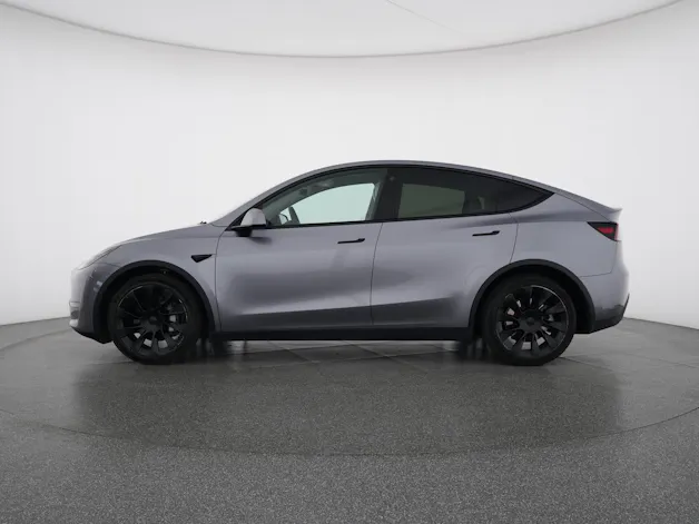 Tesla Model Y Long Range All-Wheel Drive