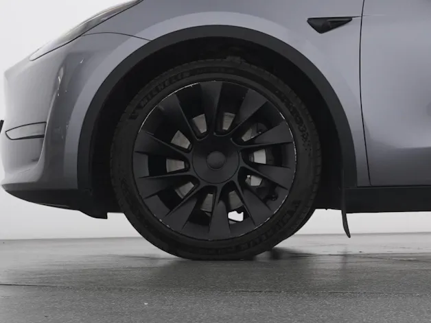 Tesla Model Y Long Range All-Wheel Drive